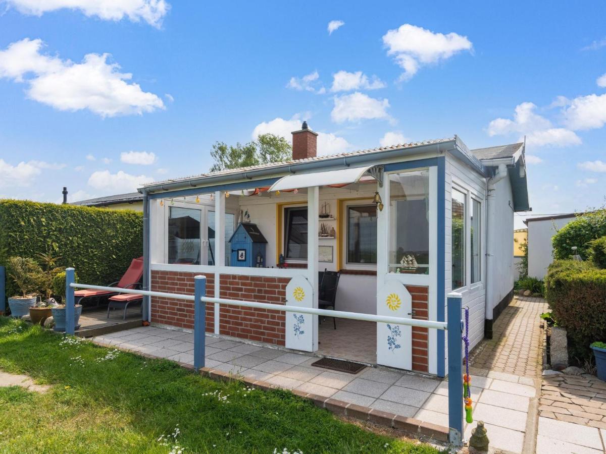 Beautiful Bungalow In Poel Near The Beach Fahrdorf  Extérieur photo